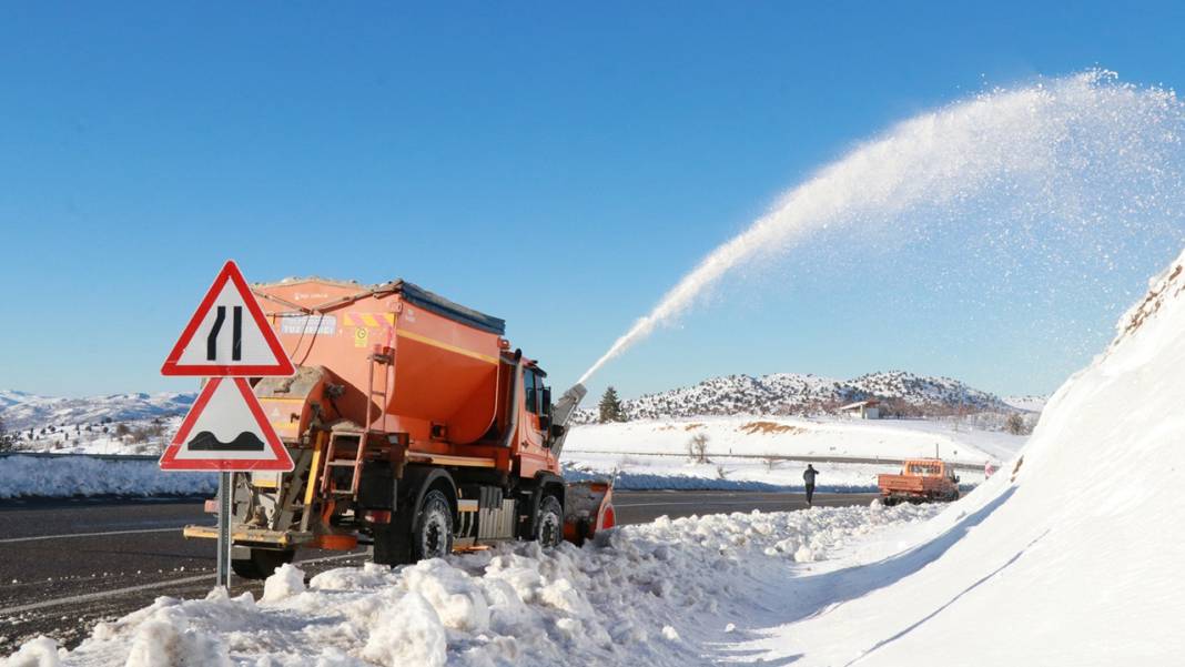 Konya’nın Toros Dağları üzerinde kurulu ilçesi 'beyaz mutluluk' yaşıyor 6